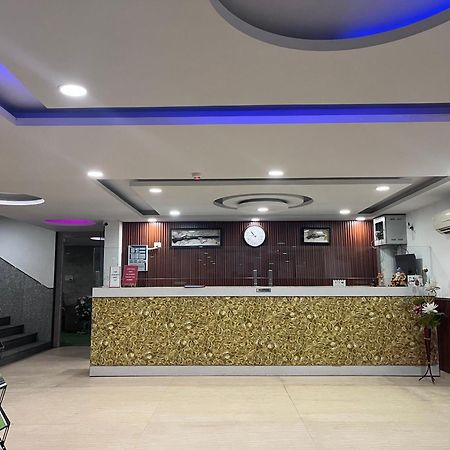 Hotel Belwood Suites - Near New Delhi Airport Exterior photo