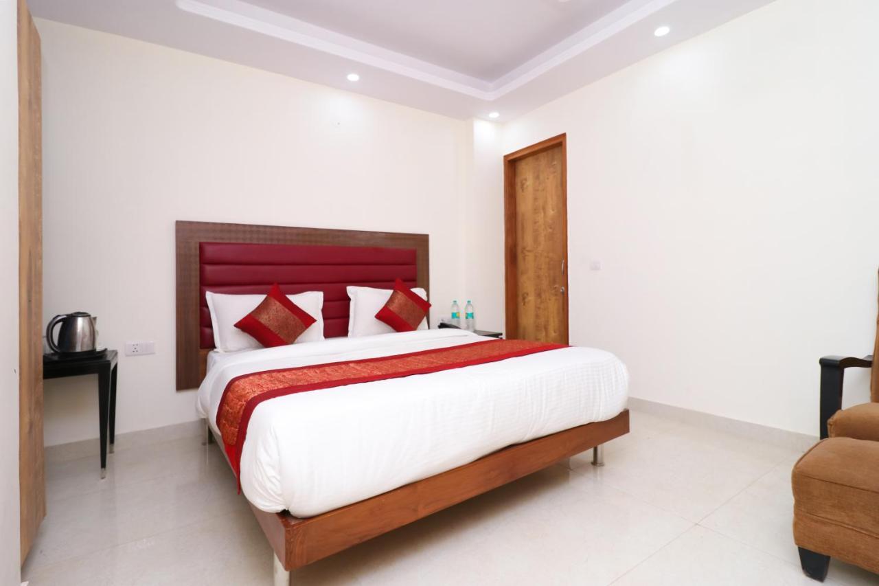 Hotel Belwood Suites - Near New Delhi Airport Exterior photo