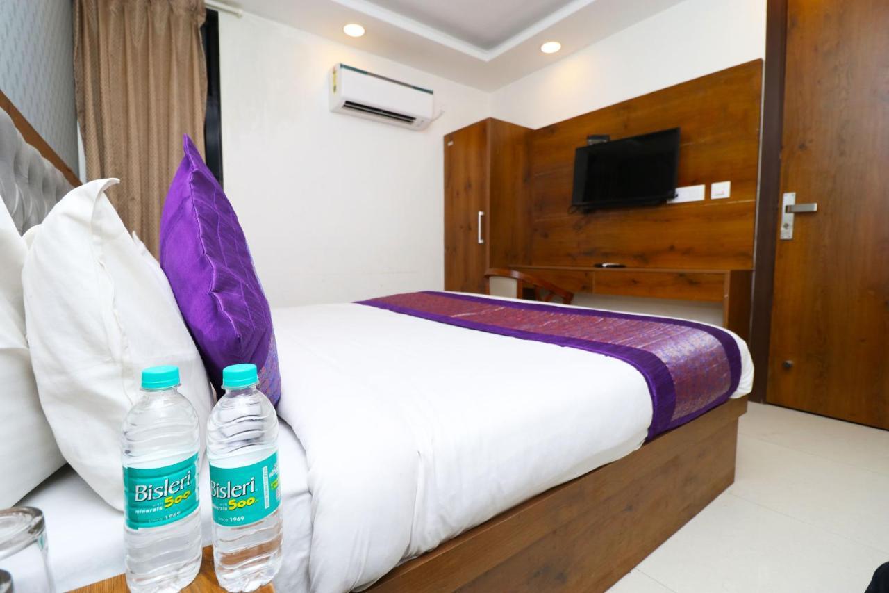 Hotel Belwood Suites - Near New Delhi Airport Exterior photo