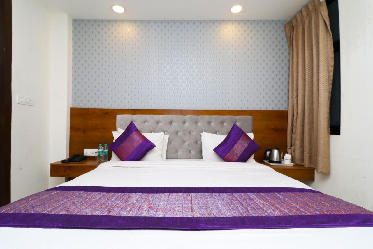 Hotel Belwood Suites - Near New Delhi Airport Exterior photo