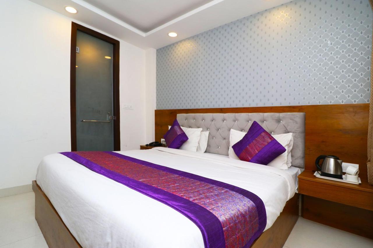 Hotel Belwood Suites - Near New Delhi Airport Exterior photo