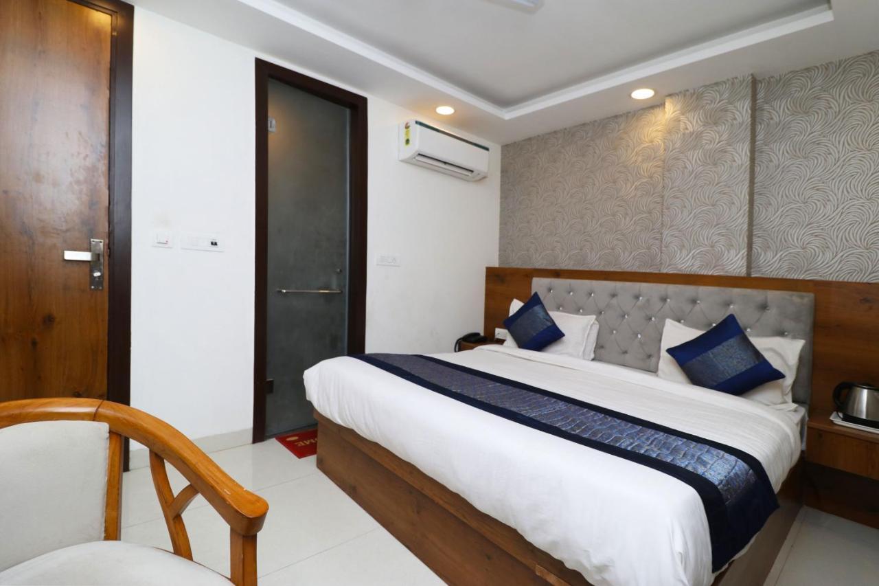 Hotel Belwood Suites - Near New Delhi Airport Exterior photo