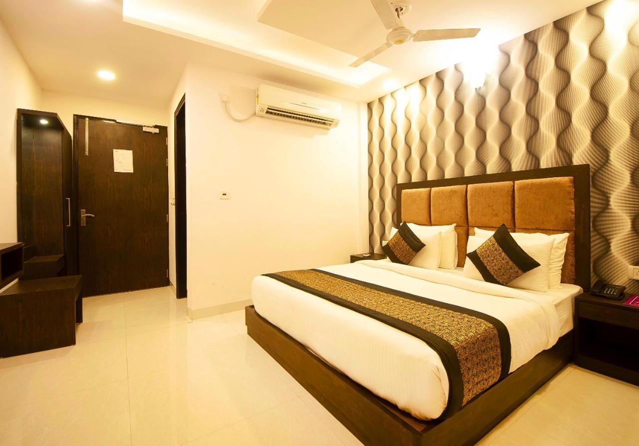Hotel Belwood Suites - Near New Delhi Airport Exterior photo