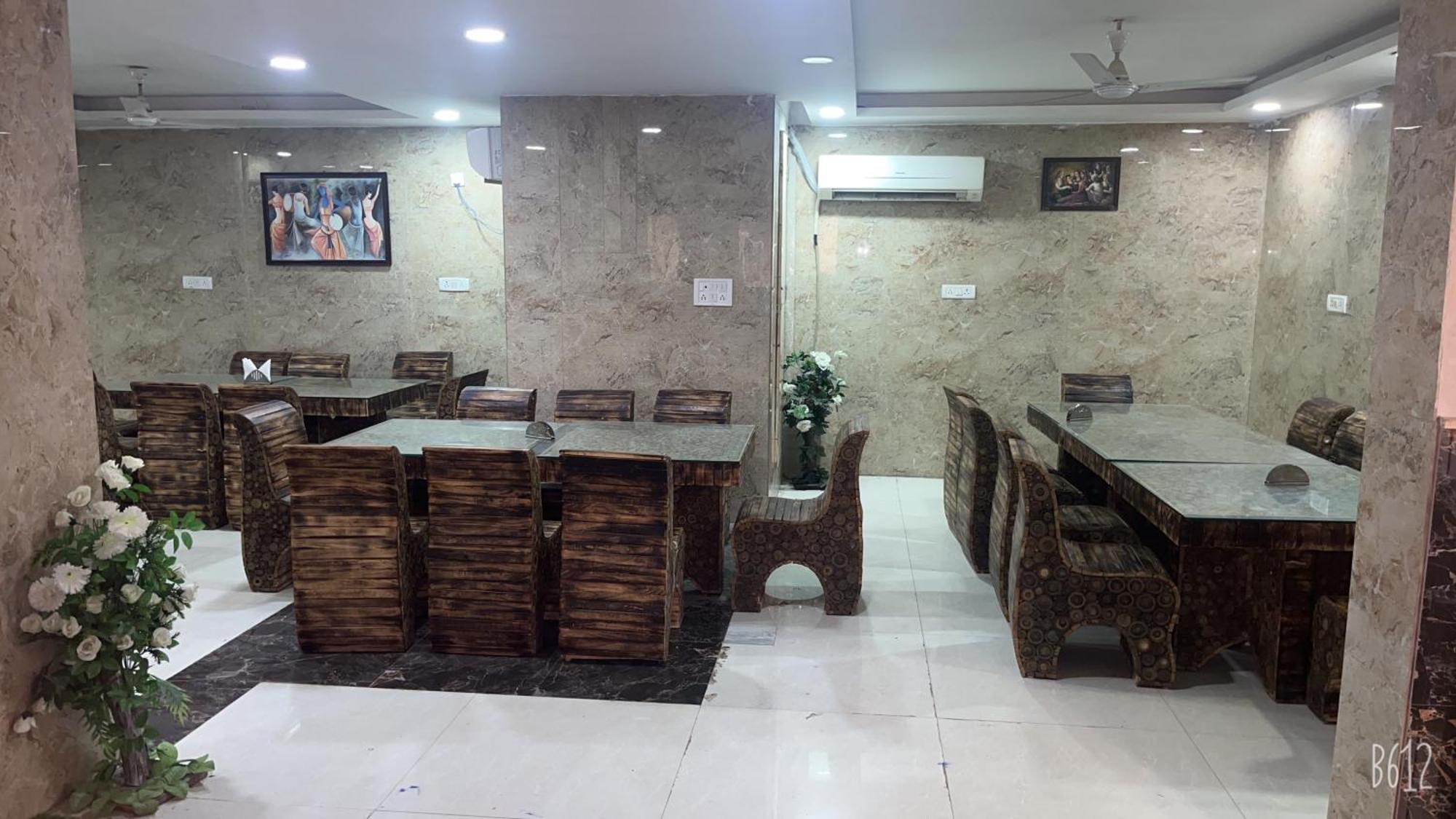 Hotel Belwood Suites - Near New Delhi Airport Exterior photo